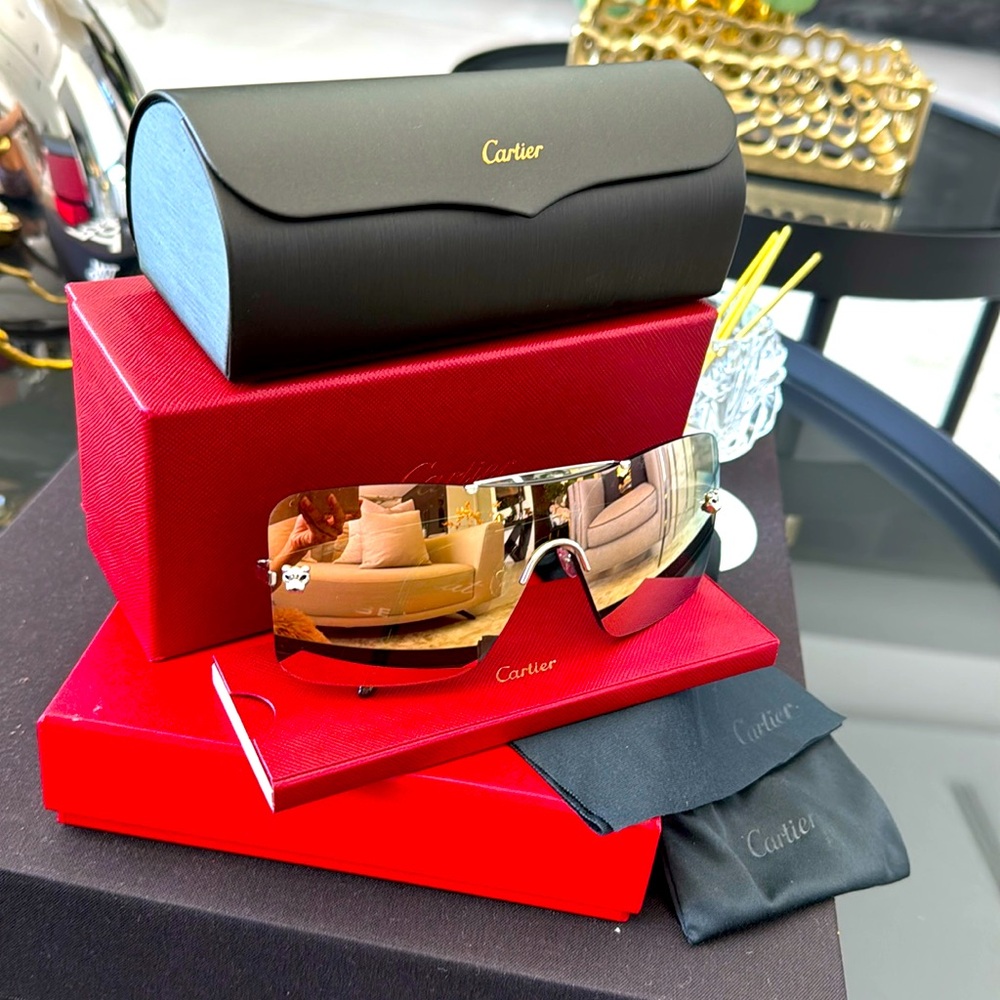 Super cool Cartier Uni-Sex Sunglasses